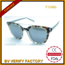 Comercial garantía último nuevo plástico gafas de sol en verano (F15486)